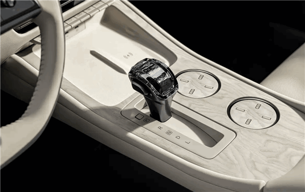 首搭華為座艙的燃油車!東風(fēng)日產(chǎn)天籟·鴻蒙座艙內(nèi)飾首發(fā)