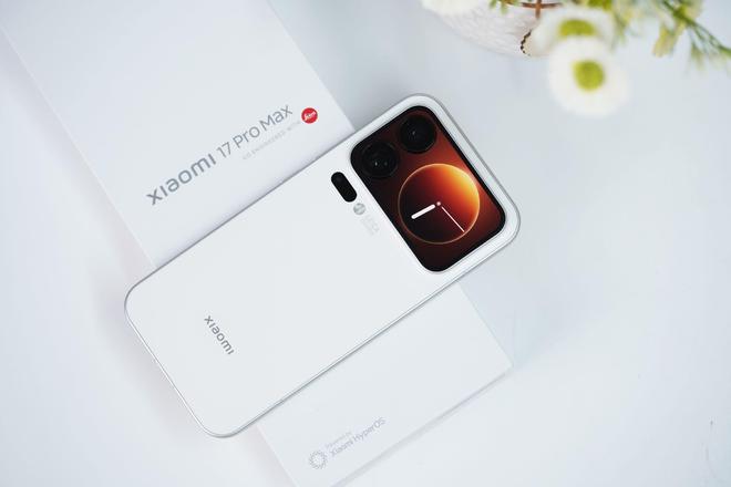 小米17系列、iPhone 17系列正面對決,分析公司給出結果