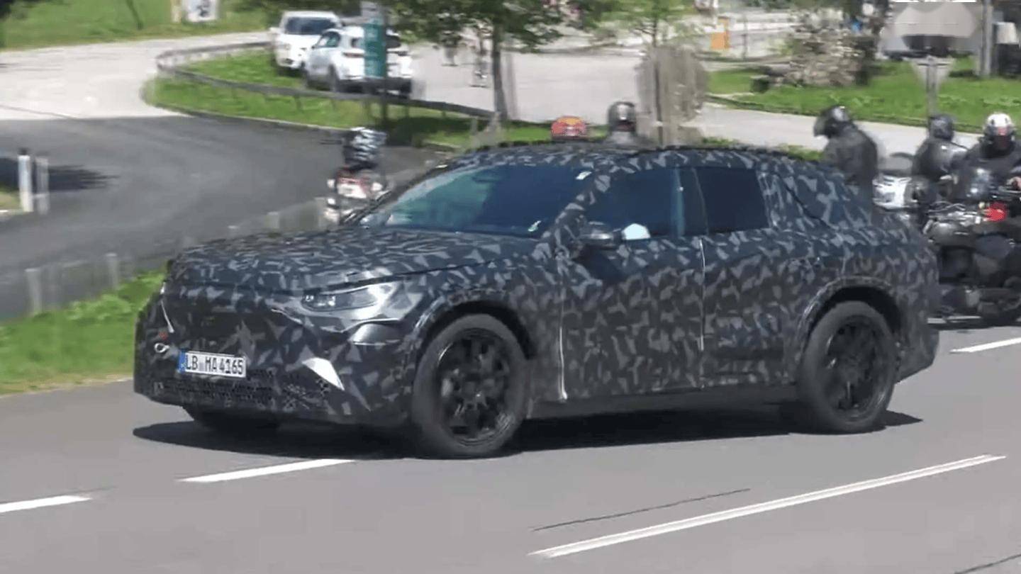 AMG首款獨立開發純電SUV諜照曝光,馬力有望沖上千匹