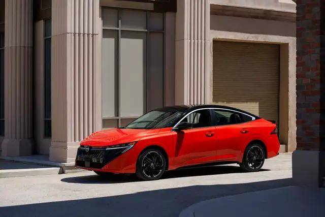 一寸沒(méi)加,橙色+黑頂,氣場(chǎng)翻倍,2026款日產(chǎn)軒逸憑設(shè)計(jì)更顯大氣