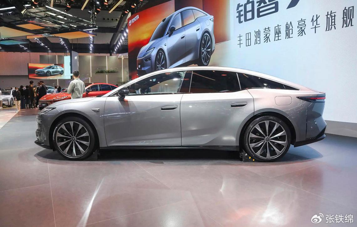 豐田全新中大型轎車,鉑智7將上市,外觀很年輕運動,車長5130mm