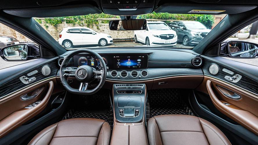 奔馳C 260深度解析:1.5T動(dòng)力夠用嗎?設(shè)計(jì)、性能與競(jìng)爭(zhēng)全面探討