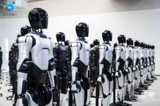 智元第5000臺通用具身機器人量產下線,靈犀X2交付黃曉明工作室